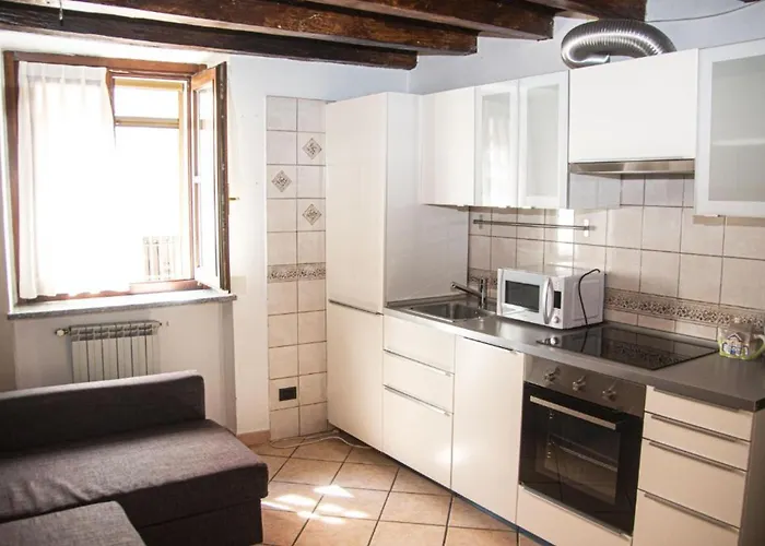 Lvg Collection - Tornielli 9 فندق نوفارا